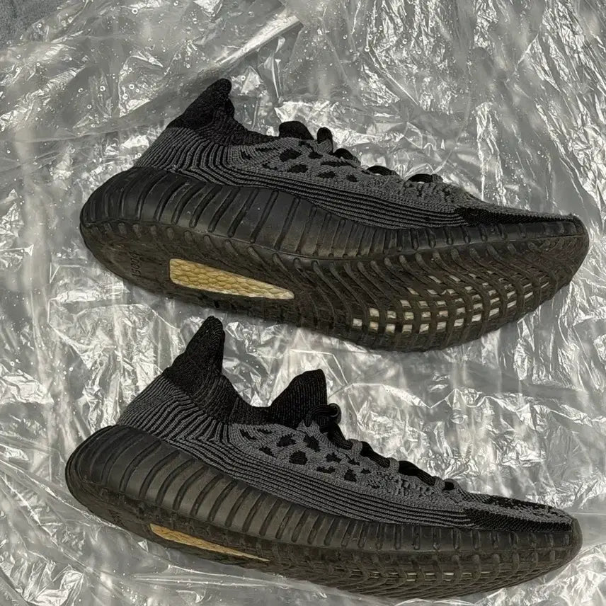 [BUNJANG] Adidas Yeezy 350 V2 CMPCT Slate Onyx / 아디다스 이지 350 V2 컴팩트 슬레이트 오닉스 280