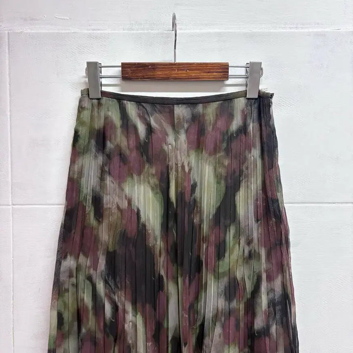 [BUNJANG] BASILE28 Pleated Pattern Long Skirt / BASILE28 플리츠 패턴 롱 스커트 40