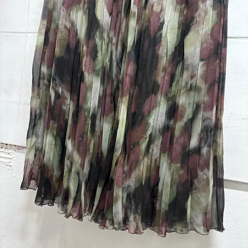 [BUNJANG] BASILE28 Pleated Pattern Long Skirt / BASILE28 플리츠 패턴 롱 스커트 40