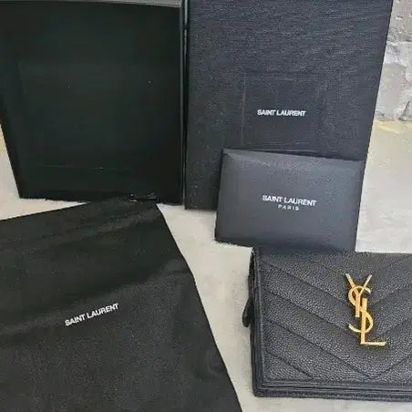 [BUNJANG] Saint Laurent Monogram Gold Bi-fold Wallet / 생로랑 SAINT LAURENT 모노그램 금장 반지갑