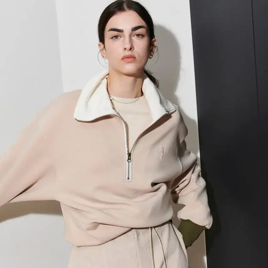 [BUNJANG] PUBLICKAX ADAM Crop Sweatshirt / 퍼블리카엑스(PUBLICKAX) ADAM 크롭 스웻셔츠 프리사이즈 새상품