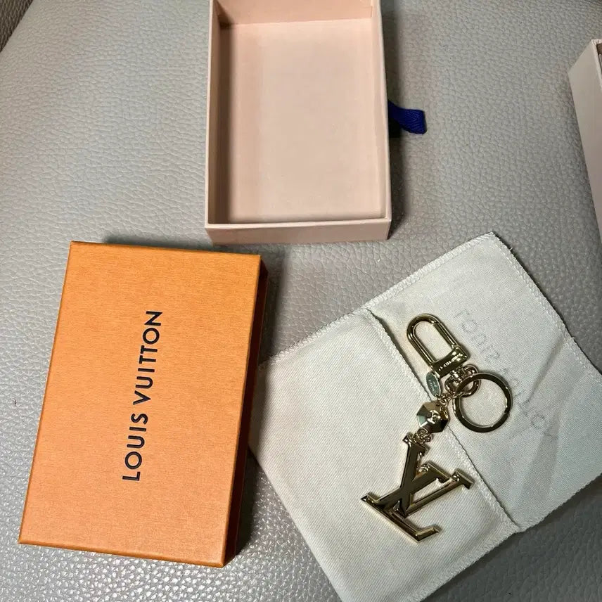 [BUNJANG] LV Facet Key Holder / LV 파셋 키 홀더