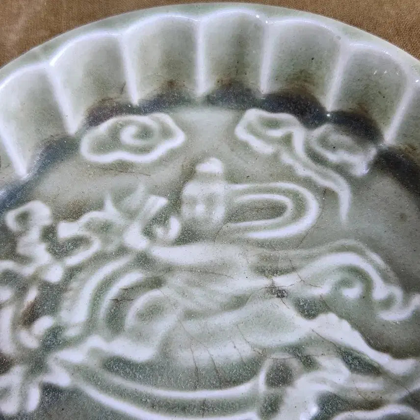 [BUNJANG] Celadon Porcelain Dragon Motif Bowl / 중국도자기 양각문 용을타고 날으는 선비문양 청자
