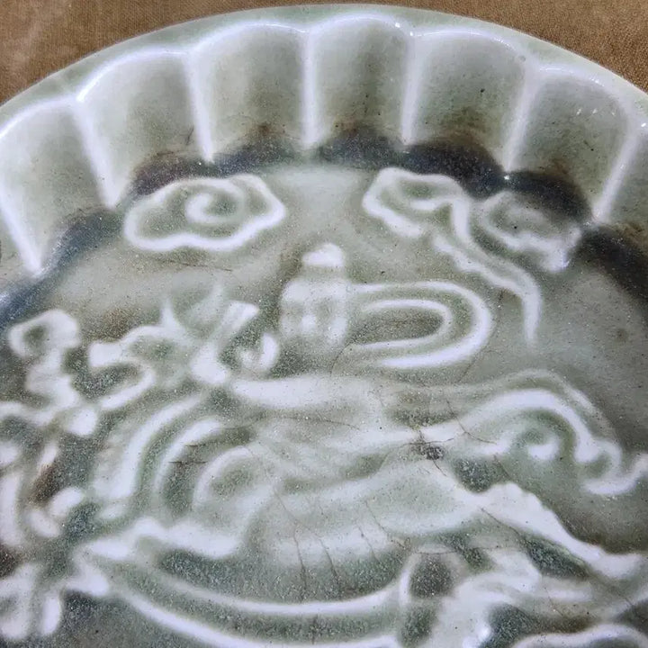 [BUNJANG] Celadon Porcelain Dragon Motif Bowl / 중국도자기 양각문 용을타고 날으는 선비문양 청자