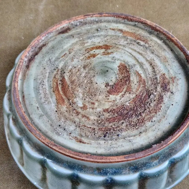 [BUNJANG] Celadon Porcelain Dragon Motif Bowl / 중국도자기 양각문 용을타고 날으는 선비문양 청자