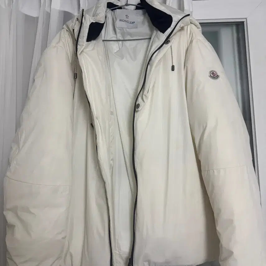 [BUNJANG] Moncler White Padded Jacket / 몽클레어 정품 화이트 패딩