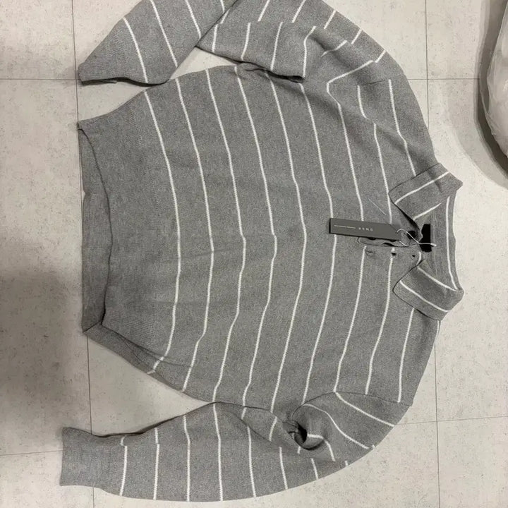 [BUNJANG] DNSR Stripe Crop Collar Knit L Size / (새상품)DNSR 디앤써 스트라이프 크롭 카라 니트 L사이즈