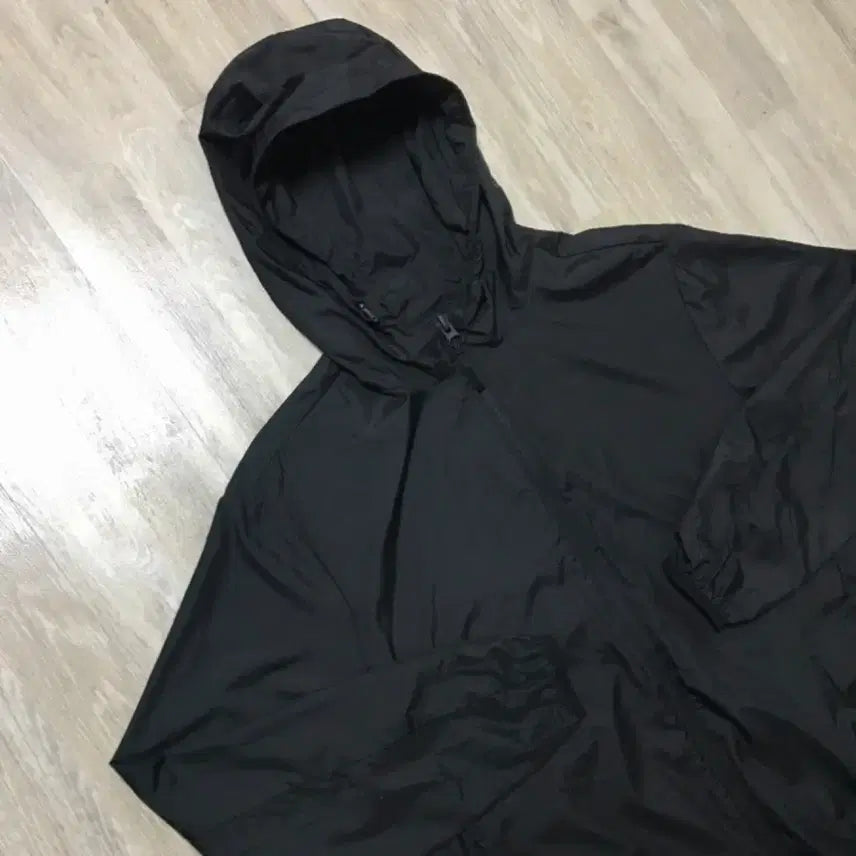 [BUNJANG] ZARA Lightweight Windbreaker Jacket / ZARA 자라 경량 바람막이 M사이즈 블랙