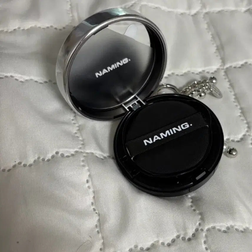 [BUNJANG] Naming Layered Fit Cushion 21 Holiday Edition / 네이밍 쿠션 19N 한정판 홀리데이 오너먼트 레이어드핏 쿠션 21호 추천