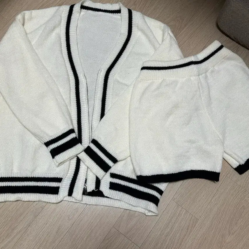 [BUNJANG] Knit Zip-up & Shorts Set / 니트 집업&반바지 세트(새것)