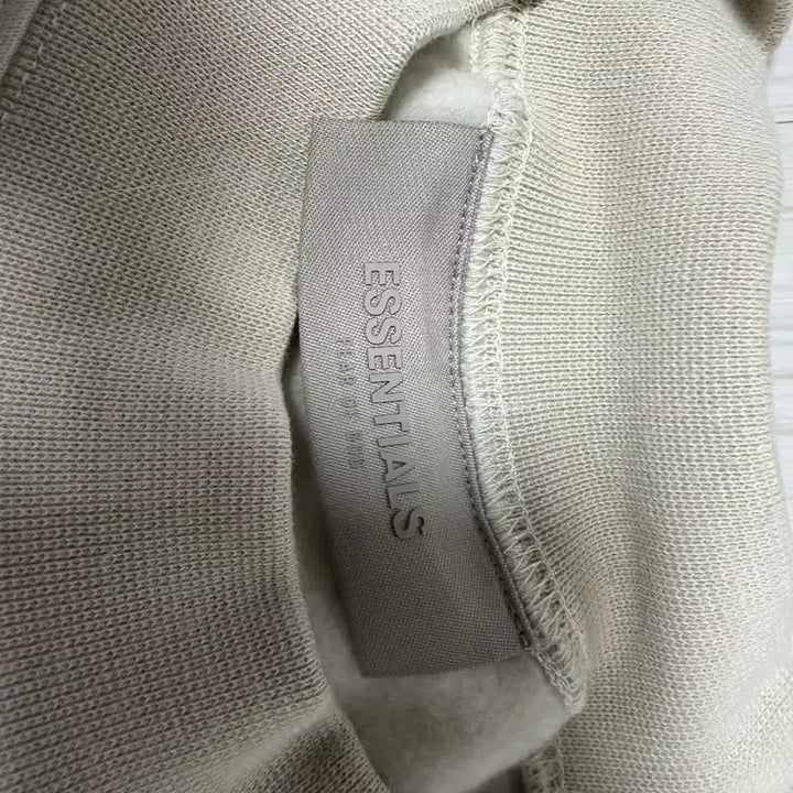 [BUNJANG] Essentials 1977 Front Logo Sweatshirt / 에센셜 앞로고 1977 맨투맨