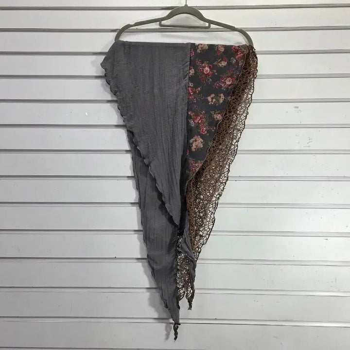 [BUNJANG] Flower Pattern Three-Layer Scarf / 플라워 그물포인트 3겹 스카프 /보물찾기천사