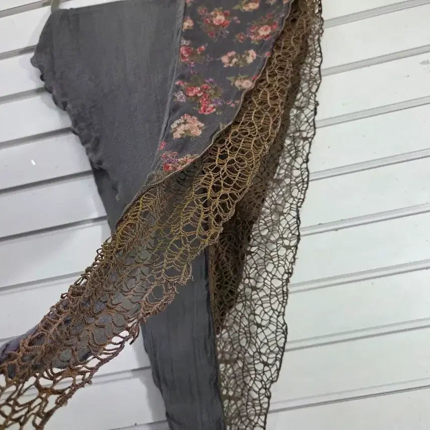 [BUNJANG] Flower Pattern Three-Layer Scarf / 플라워 그물포인트 3겹 스카프 /보물찾기천사