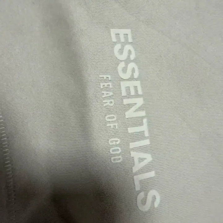 [BUNJANG] Essential Shorts L New / 에센셜 반바지 L 새상품