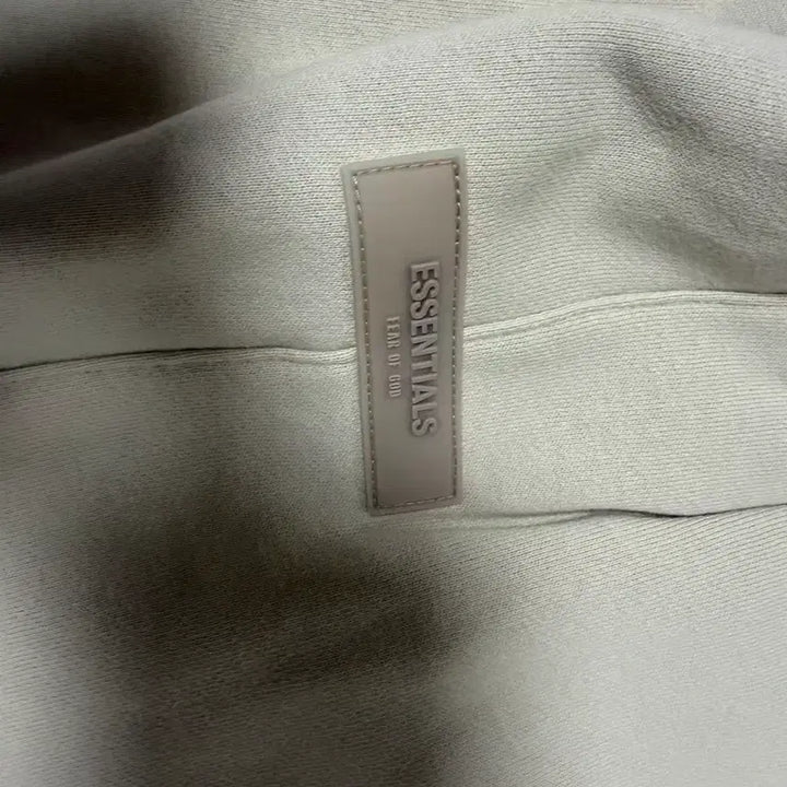 [BUNJANG] Essential Shorts L New / 에센셜 반바지 L 새상품