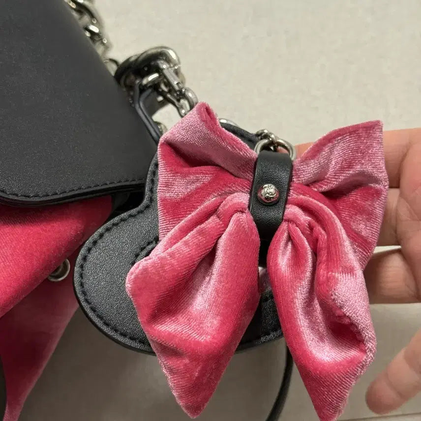 [BUNJANG] Juicy Couture Velvet and Leather Backpack with Silver Pouch / (새상품급)쥬시꾸뛰르 벨벳 가죽 배색 실버체인 백팩 (실버파우치 포함)