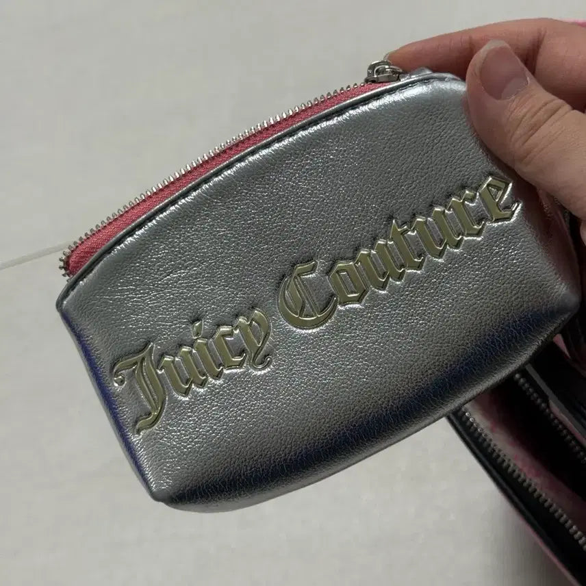 [BUNJANG] Juicy Couture Velvet and Leather Backpack with Silver Pouch / (새상품급)쥬시꾸뛰르 벨벳 가죽 배색 실버체인 백팩 (실버파우치 포함)