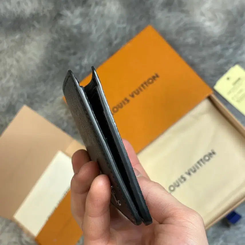 [BUNJANG] Louis Vuitton Multiple Taiga Wallet / [OS,새상품급] 루이비통 멀티플 타이가 월릿