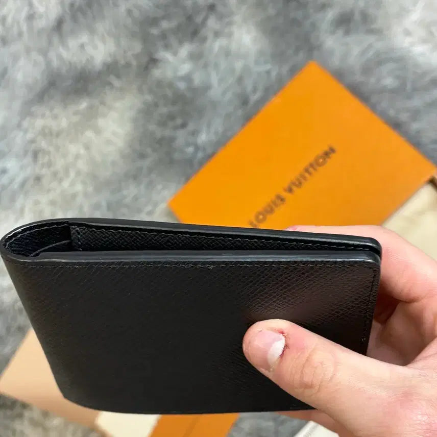 [BUNJANG] Louis Vuitton Multiple Taiga Wallet / [OS,새상품급] 루이비통 멀티플 타이가 월릿
