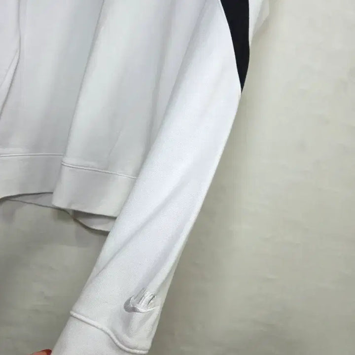 [SOLD OUT] 나이키 스우시 맨투맨 화이트 M