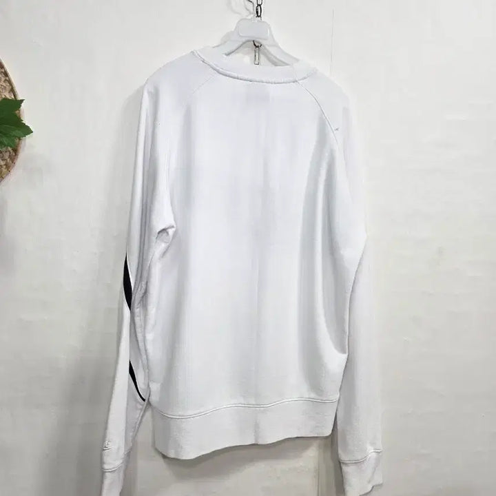 [SOLD OUT] 나이키 스우시 맨투맨 화이트 M