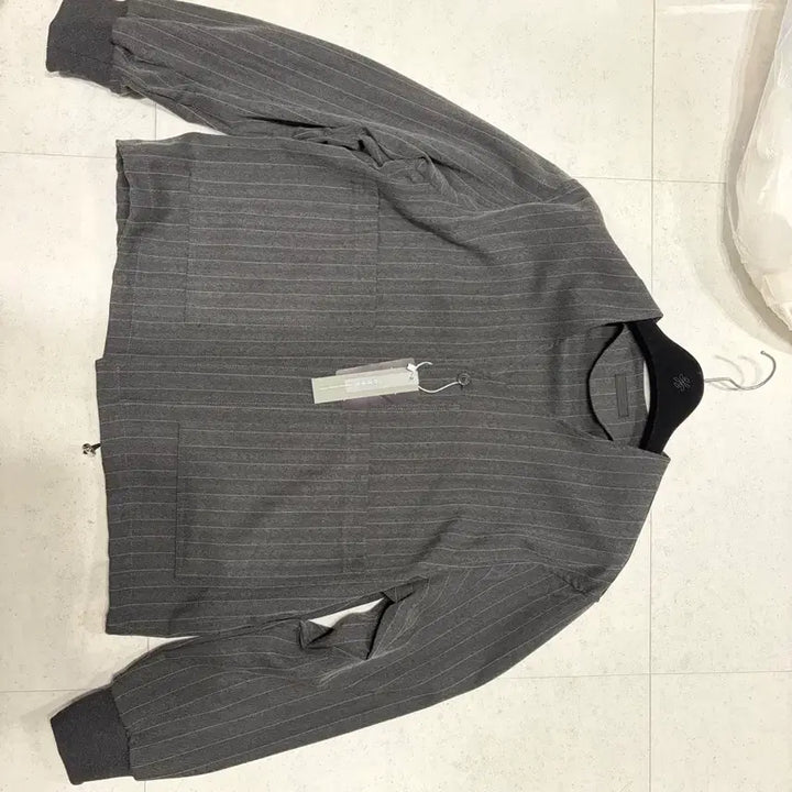 [BUNJANG] DNSR Stripe V-Neck Collarless Jacket Charcoal XL / (새상품)니트증정 DNSR 스트라이프 브이넥 카라리스 자켓 차콜 XL