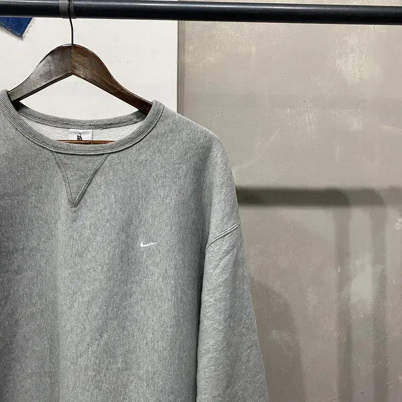 [SOLD OUT] (110) 나이키 캐주얼 자수 기모 맨투맨 긴팔 티