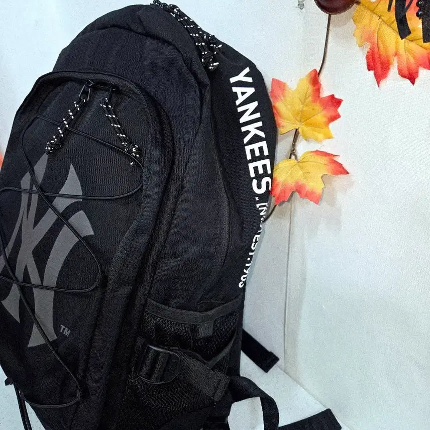 [BUNJANG] MLB New York Yankees Black Backpack / MLB 뉴욕 양키스 블랙 백팩
