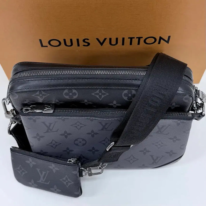 [BUNJANG] Louis Vuitton Eclipse Trio Messenger Bag / [S+급/OS] 루이비통 이클립스 트리오 모노그램 메신저백 크로스백