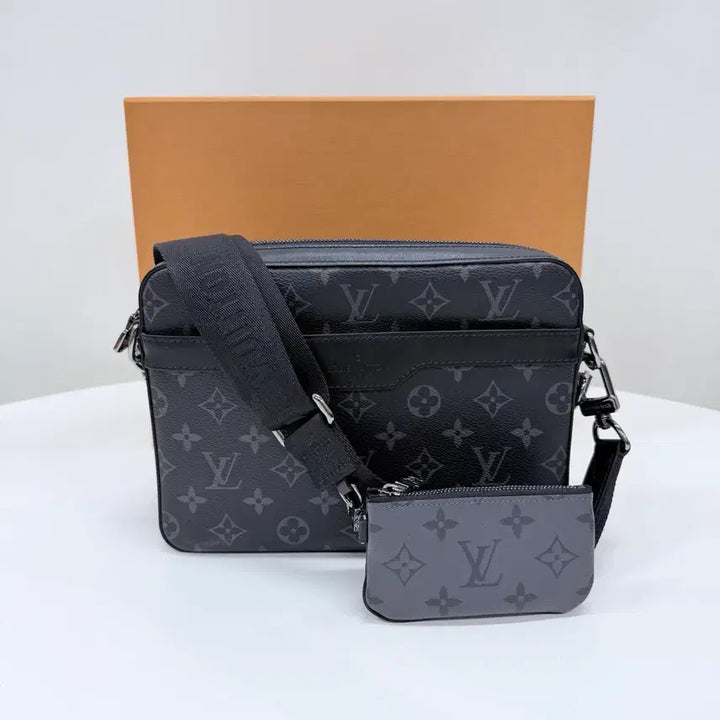 [BUNJANG] Louis Vuitton Eclipse Trio Messenger Bag / [S+급/OS] 루이비통 이클립스 트리오 모노그램 메신저백 크로스백