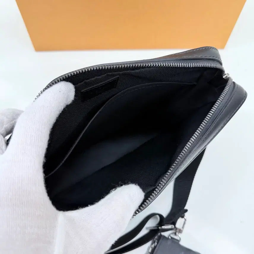 [BUNJANG] Louis Vuitton Eclipse Trio Messenger Bag / [S+급/OS] 루이비통 이클립스 트리오 모노그램 메신저백 크로스백