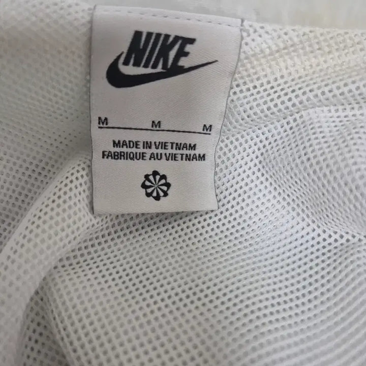 [BUNJANG] Nike NSW Essential Windrunner Woven White Jacket / 나이키 NSW 에센셜 윈드러너 우븐 화이트!새상품급!