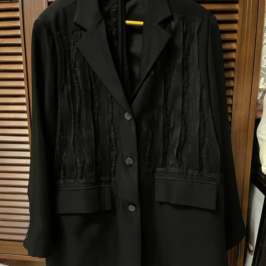 [SOLD OUT] 라뇨(체리퀴리) 레이스 플리츠 자켓 블랙 팔아요