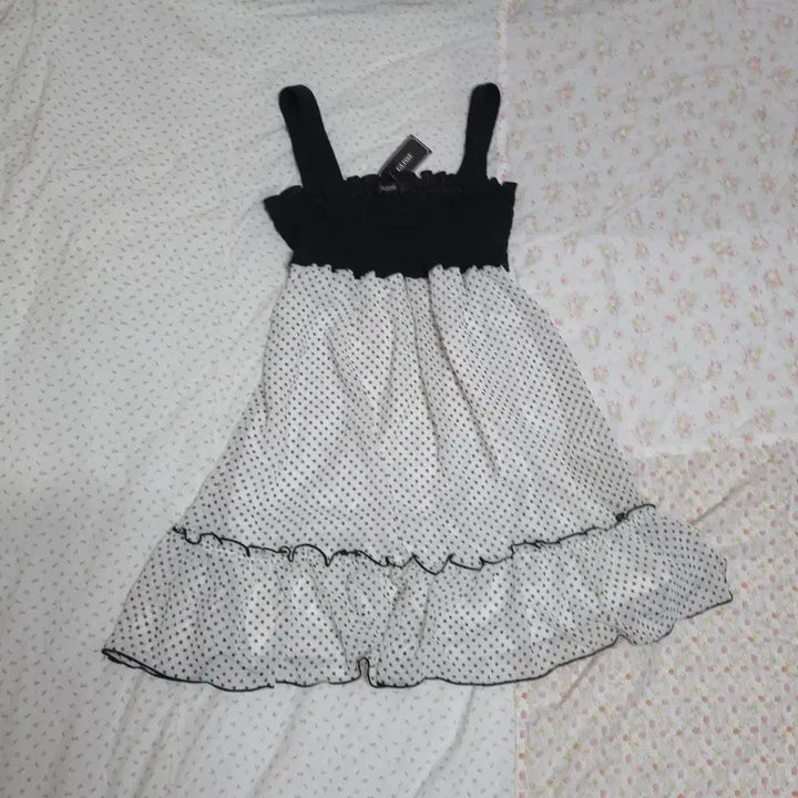 [BUNJANG] Liz Lisa Vintage Dot Ruffle Dress / 빈티지 도트 캉캉 원피스 로걀 트랄라라 리즈리사깔 모리