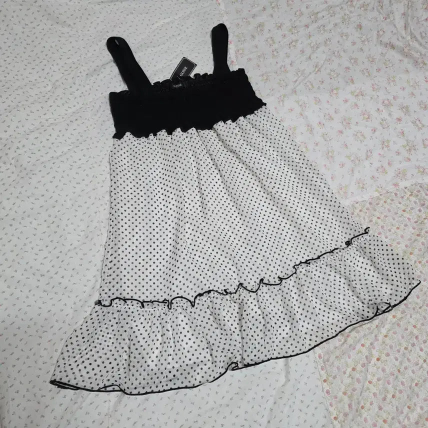 [BUNJANG] Liz Lisa Vintage Dot Ruffle Dress / 빈티지 도트 캉캉 원피스 로걀 트랄라라 리즈리사깔 모리