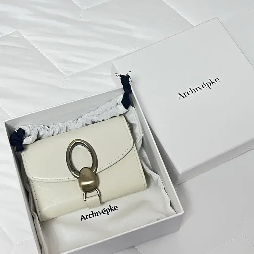 [BUNJANG] Archivepke Egg Donut Wallet / [거의새것]아카이브앱크 에그도넛월렛 지갑