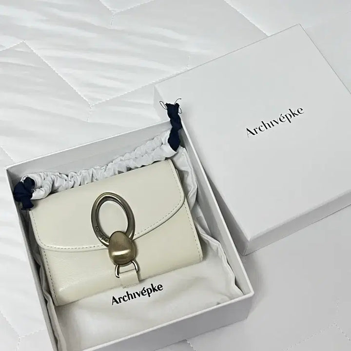 [BUNJANG] Archivepke Egg Donut Wallet / [거의새것]아카이브앱크 에그도넛월렛 지갑