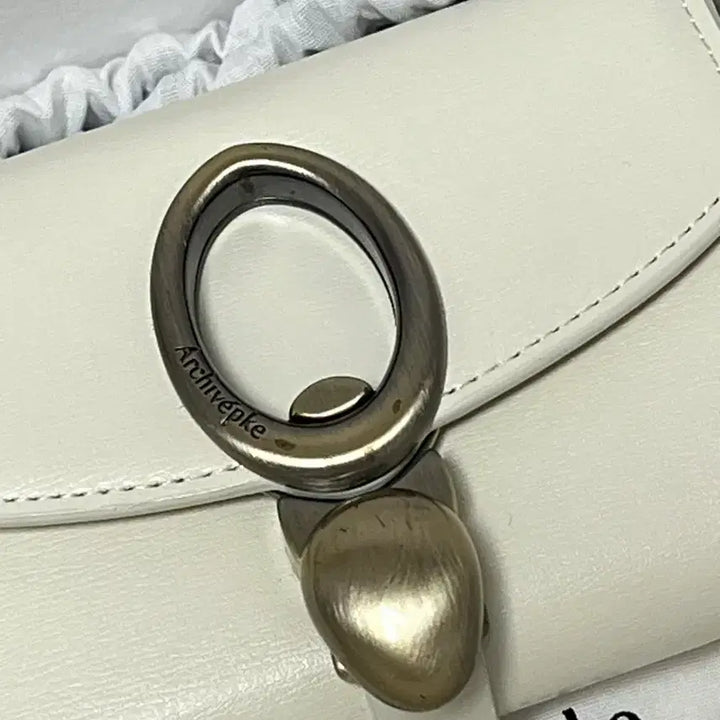 [BUNJANG] Archivepke Egg Donut Wallet / [거의새것]아카이브앱크 에그도넛월렛 지갑