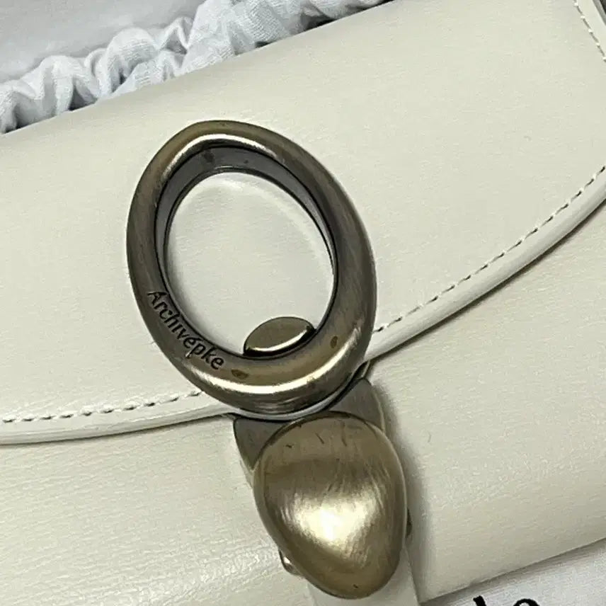 [BUNJANG] Archivepke Egg Donut Wallet / [거의새것]아카이브앱크 에그도넛월렛 지갑