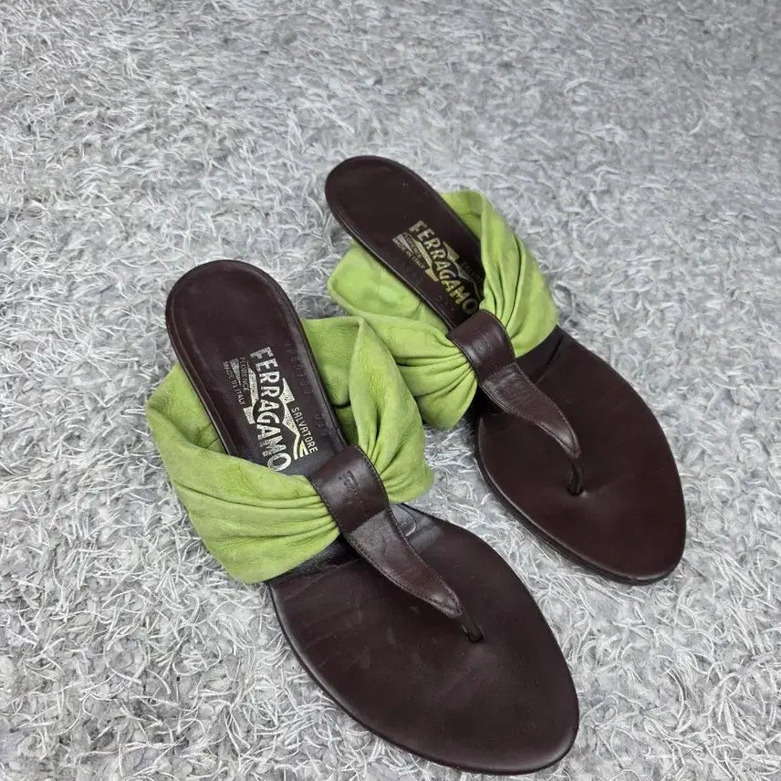 [BUNJANG] Ferragamo Leather Sandals US7.5 / 정품] 페라가모 레더 샌들 US7.5/ 245 상태 좋음굽 3cm