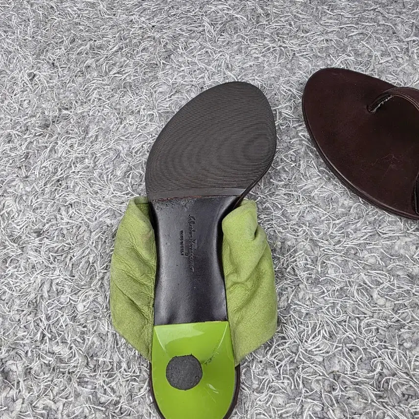 [BUNJANG] Ferragamo Leather Sandals US7.5 / 정품] 페라가모 레더 샌들 US7.5/ 245 상태 좋음굽 3cm