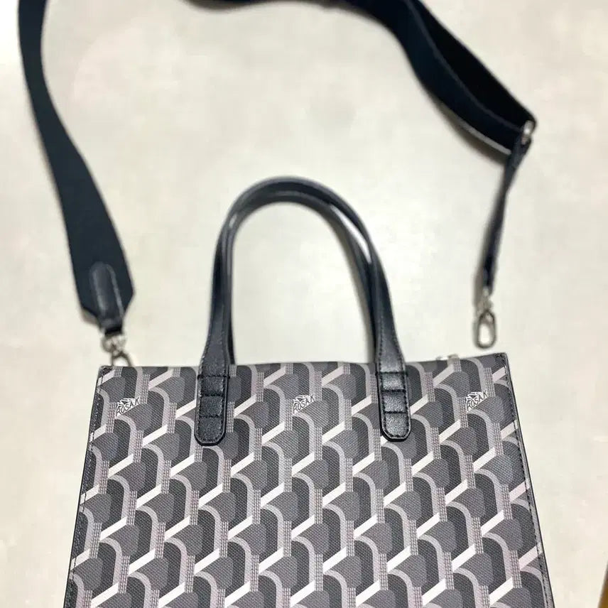 [BUNJANG] Rosa.K Dot Pattern Crossbody Bag / 로사케이 도트백 크로스백