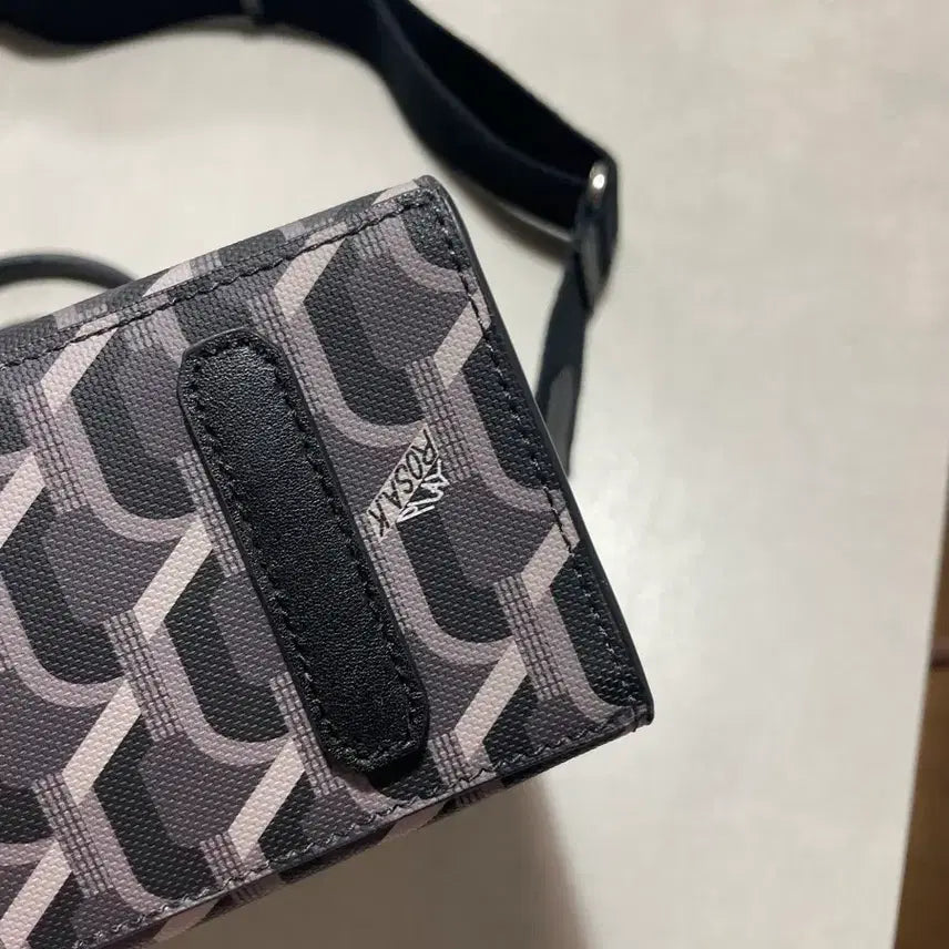 [BUNJANG] Rosa.K Dot Pattern Crossbody Bag / 로사케이 도트백 크로스백