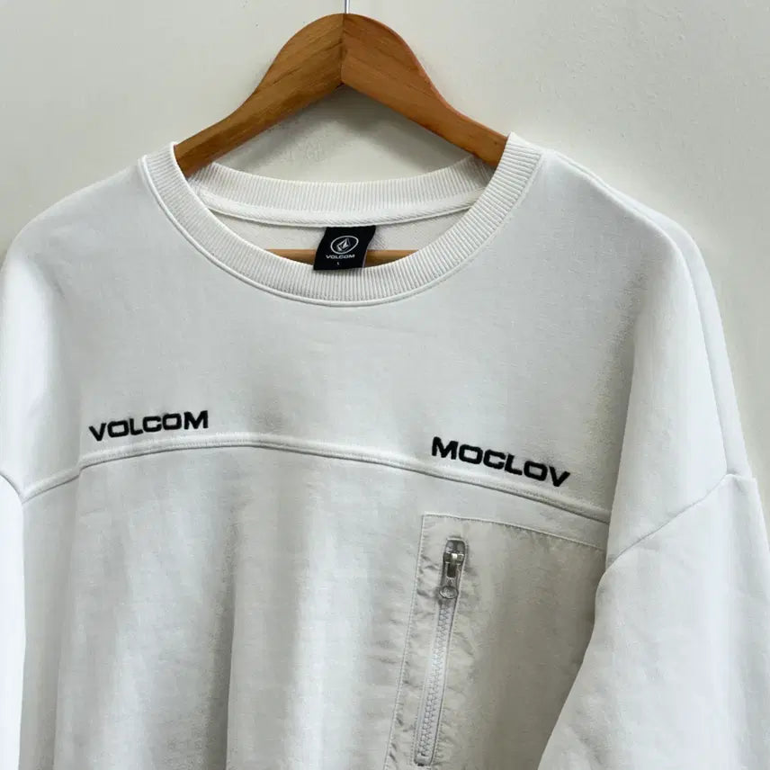 [BUNJANG] Volcom White Sweatshirt (L) / 볼컴 흰색 맨투맨 L사이즈