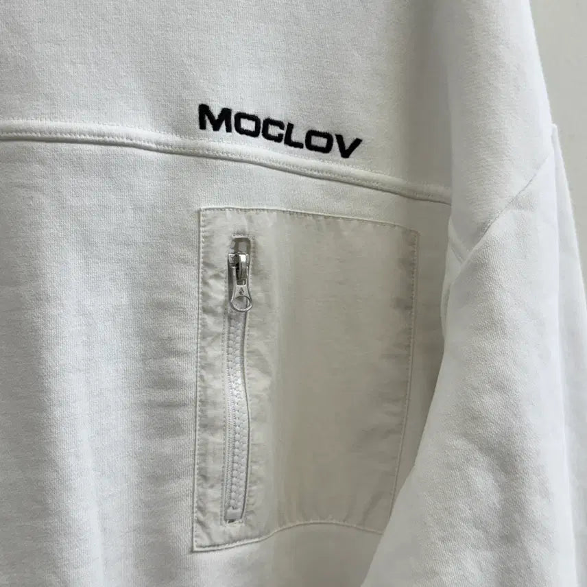 [BUNJANG] Volcom White Sweatshirt (L) / 볼컴 흰색 맨투맨 L사이즈