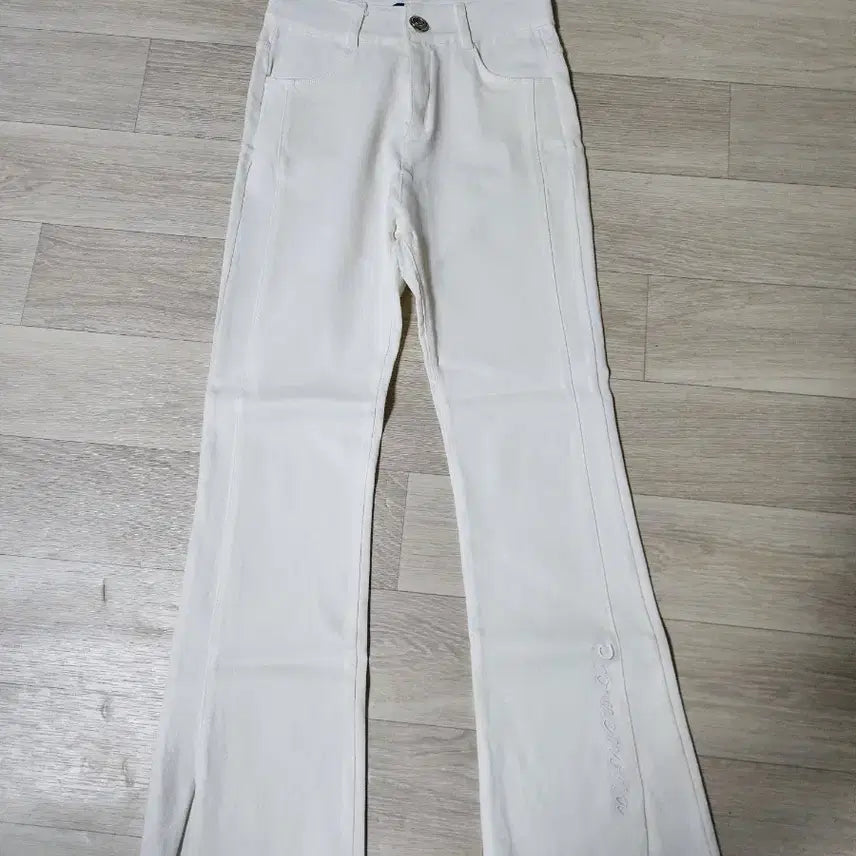 [BUNJANG] White Bootcut Women's Jeans / 사방스판  흰색 부츠컷 여성 청바지