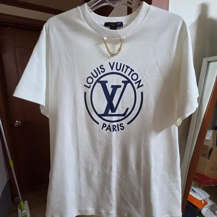 [BUNJANG] Louis Vuitton Flocked LV T-Shirt White / 루이 비통 플록드 LV 반팔 티셔츠_화이트 XL