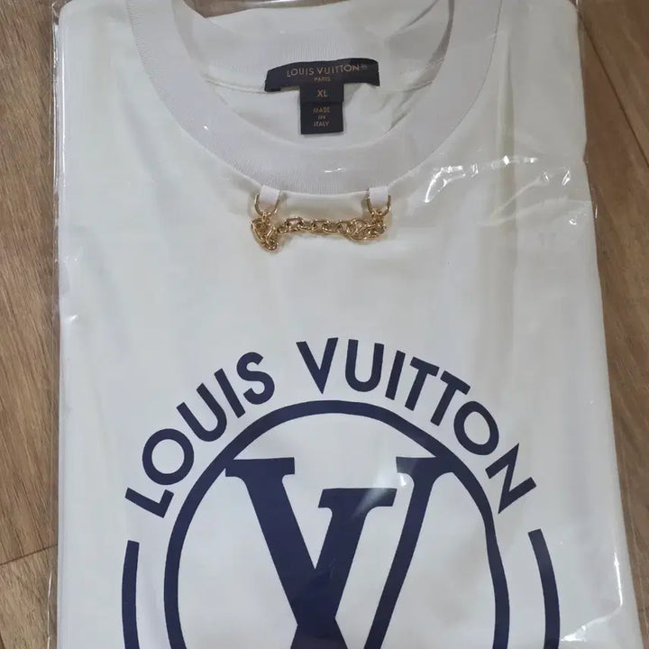 [BUNJANG] Louis Vuitton Flocked LV T-Shirt White / 루이 비통 플록드 LV 반팔 티셔츠_화이트 XL