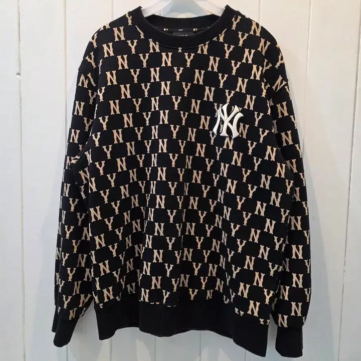 [BUNJANG] MLB Black Crewneck Sweatshirt / MLB 엠엘비 맨투맨