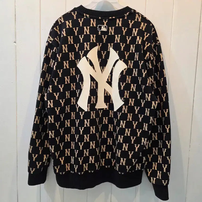 [BUNJANG] MLB Black Crewneck Sweatshirt / MLB 엠엘비 맨투맨